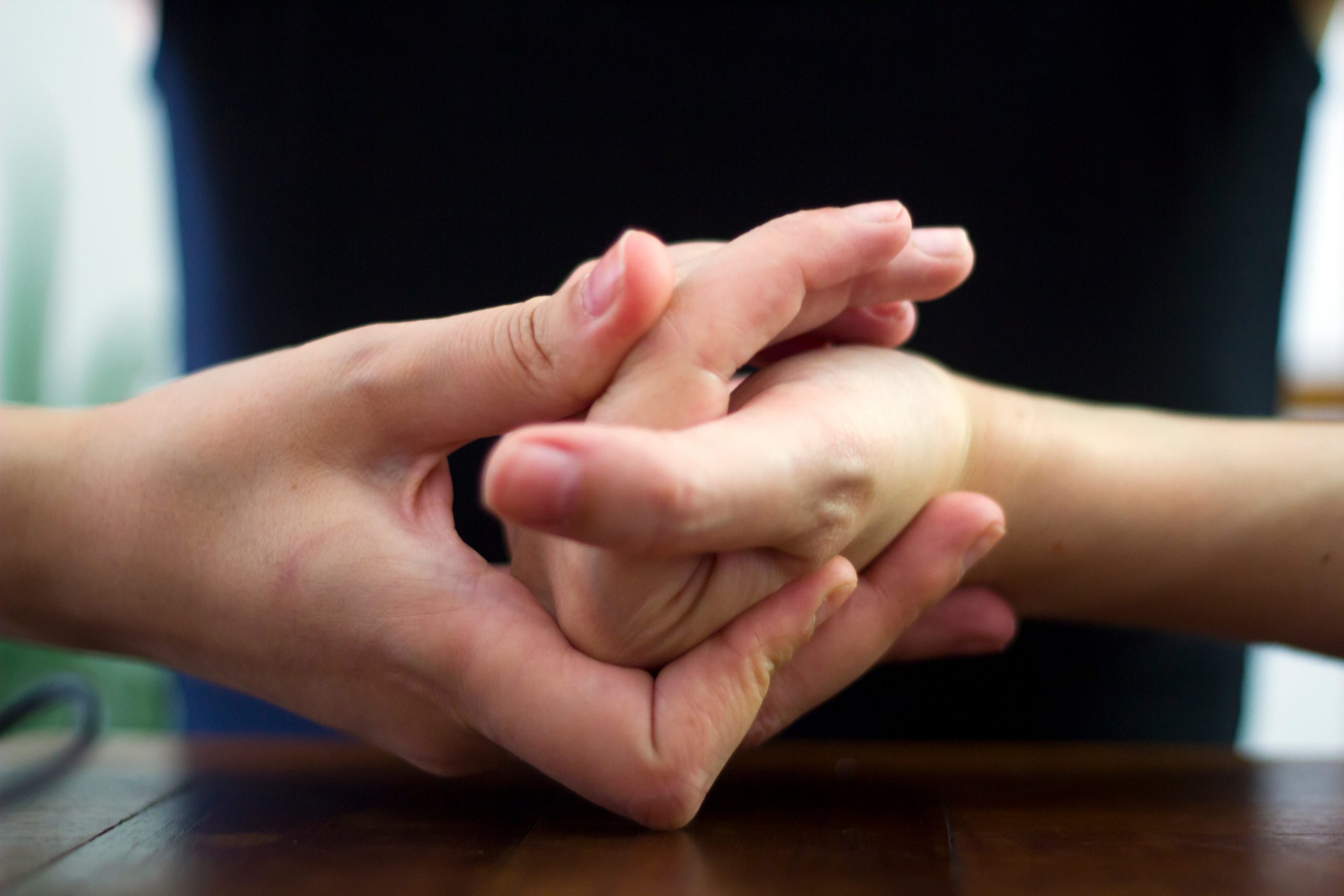 Cracking Your Knuckles Cause Arthritis? Healthcare of