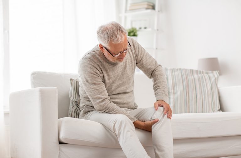 7-causes-of-burning-knee-pain-healthcare-associates-of-texas